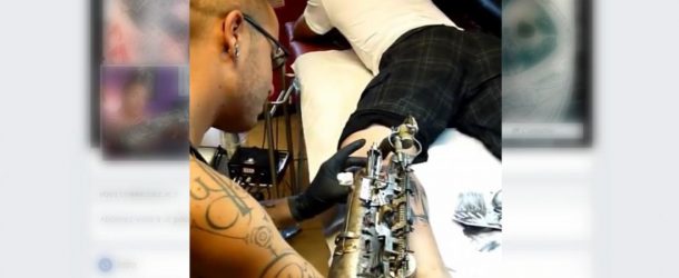 Un Lyonnais s’équipe d’un bras biomécanique pour tatouer | Francetvinfo.fr
