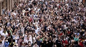 Manifestants pour autrui 20/04/2067