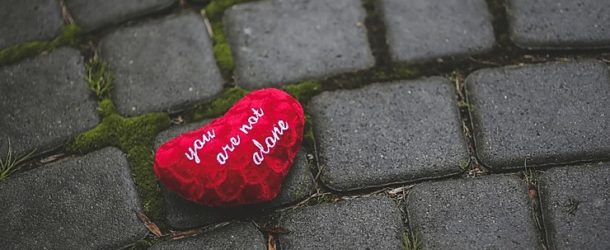 St Valentin : l’élu de votre cœur identifié dans la rue cette année | 14/02/2050