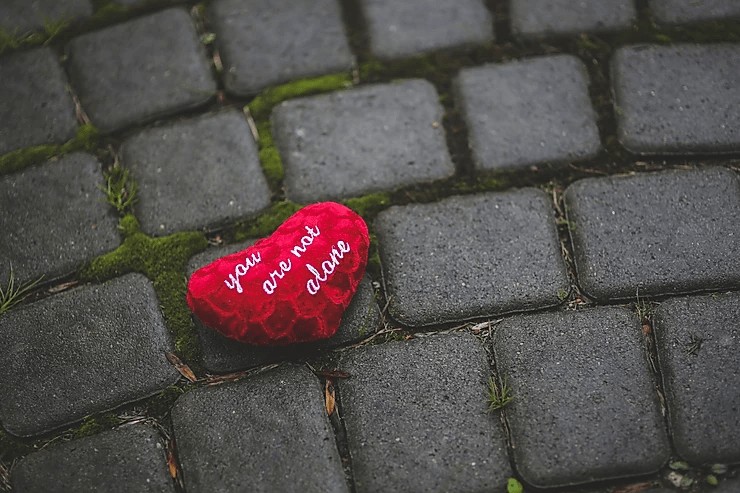 St Valentin : l’élu de votre cœur identifié dans la rue cette année | 14/02/2050
